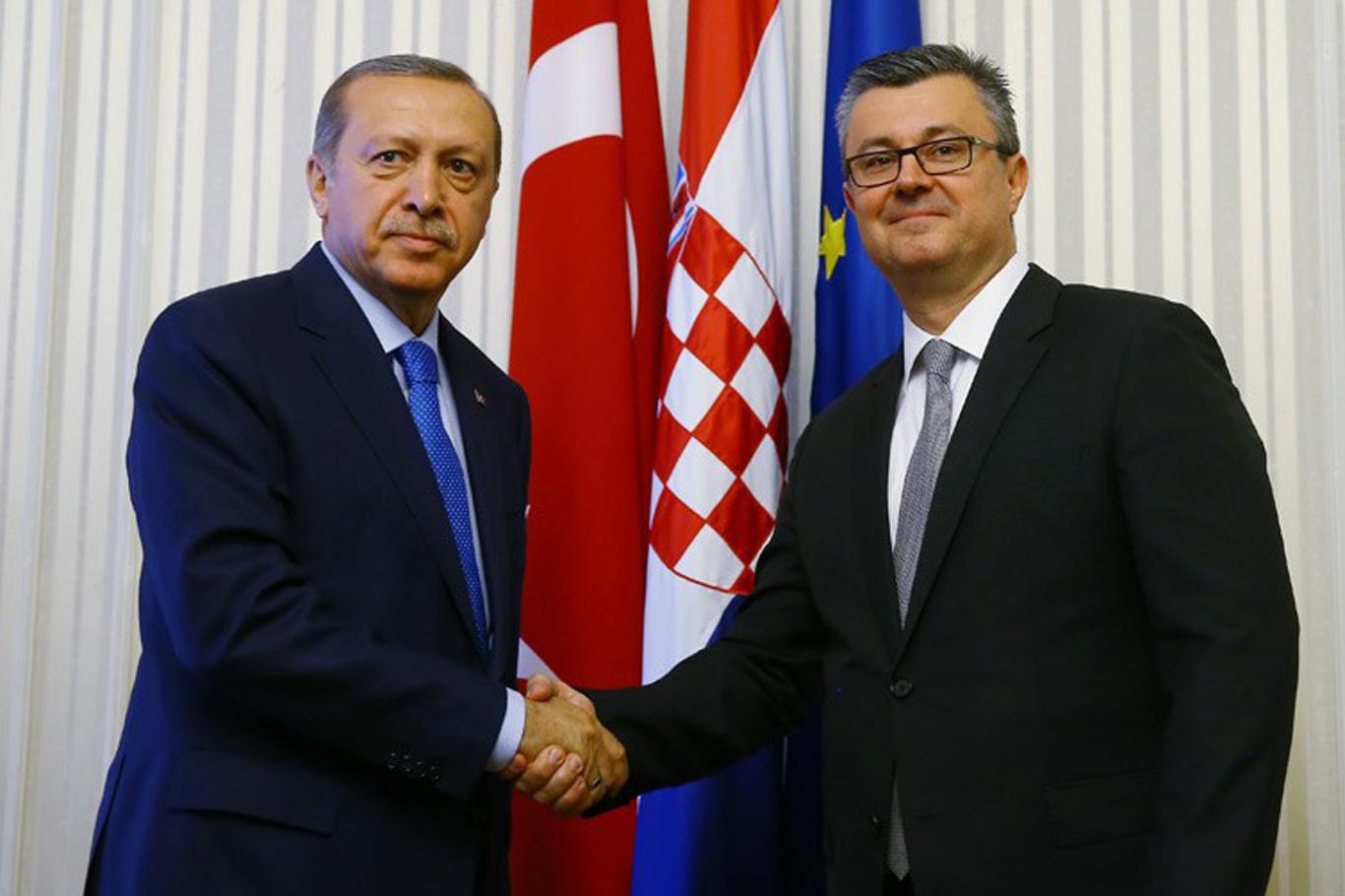 Erdoğan, Hırvatistan Başbakanı Oreskoviç ile görüştü Erdoğan, Hırvatistan Başbakanı Oreskoviç ile görüştü